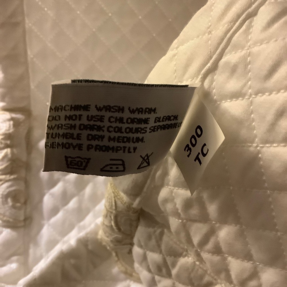 Schweitzer Linen Quilted Comforter Golden Ivory Embroidery + 2 Matching Shams - Picture 6 of 15